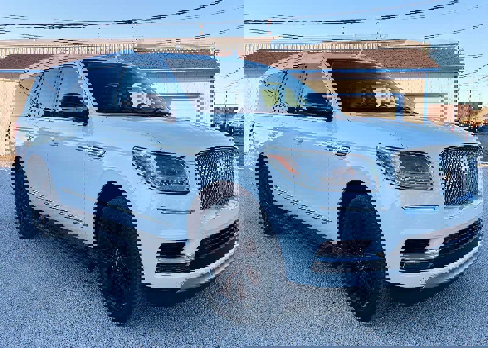 Used 2021 Lincoln Navigator L Reserve w/ Luxury Package image 1