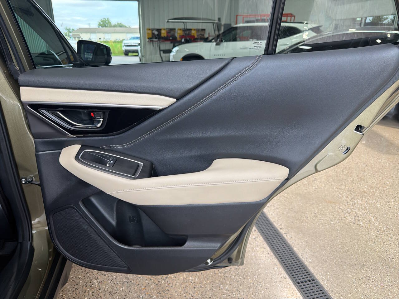 Used 2022 Subaru Outback Limited AWD/4WD image 24