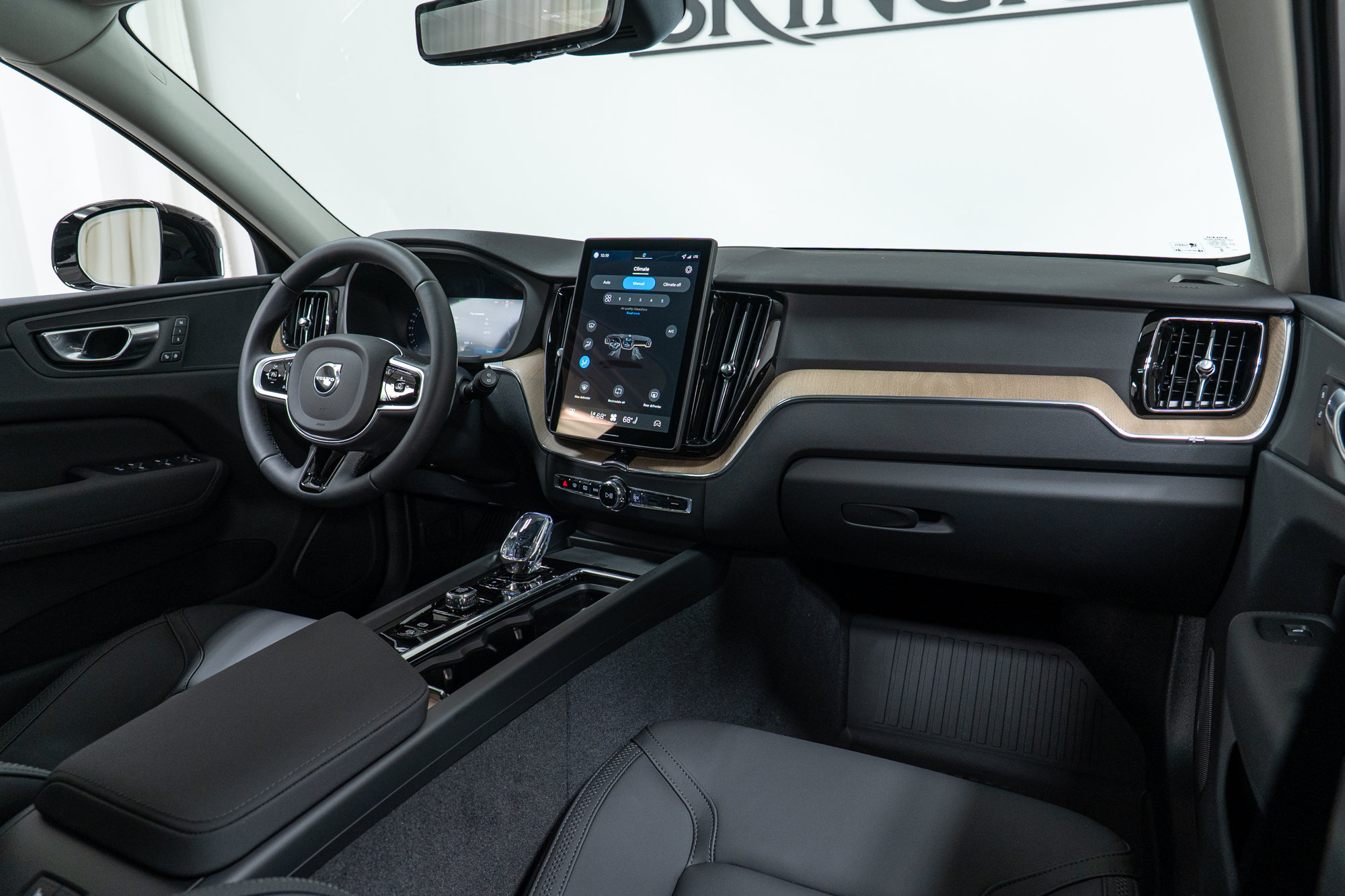 New 2026 Volvo XC60 B5 Core w/ Climate Package AWD/4WD image 14