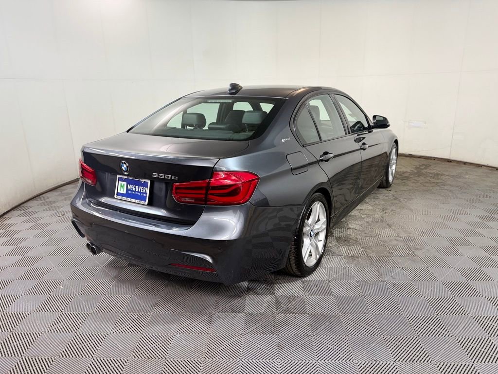 Used 2017 BMW 330e image 5