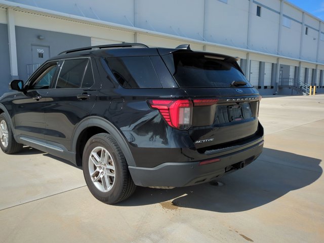 Used 2025 Ford Explorer Active image 7