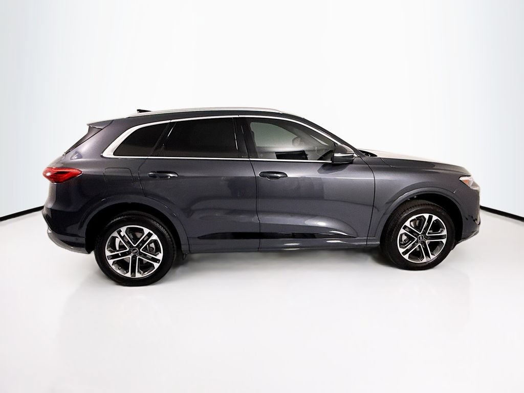 Certified 2025 Audi Q5 Premium Plus w/ Premium Plus AWD/4WD image 4