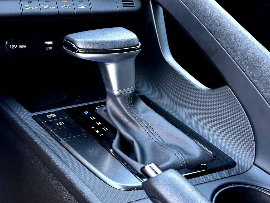 Used 2025 Hyundai Elantra Sport image 24