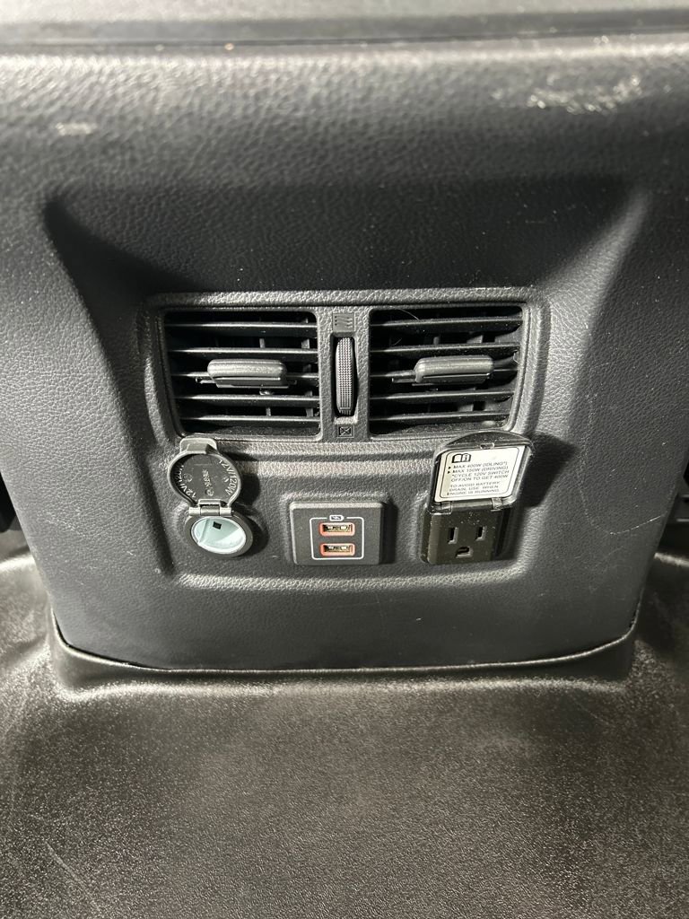 Used 2021 Nissan Titan SV w/ SV Convenience Package image 20