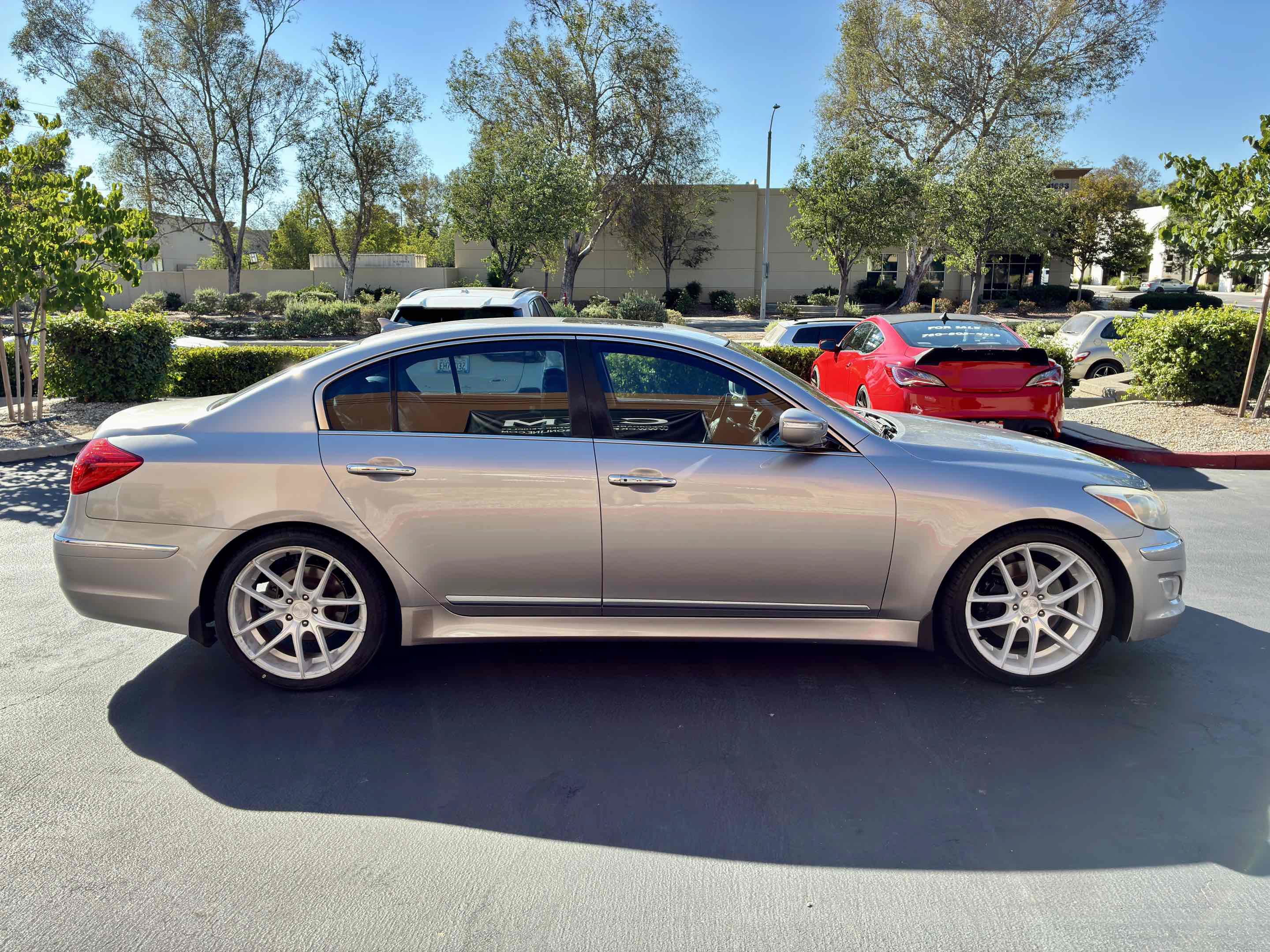 Used 2012 Hyundai Genesis 5.0 RWD image 7