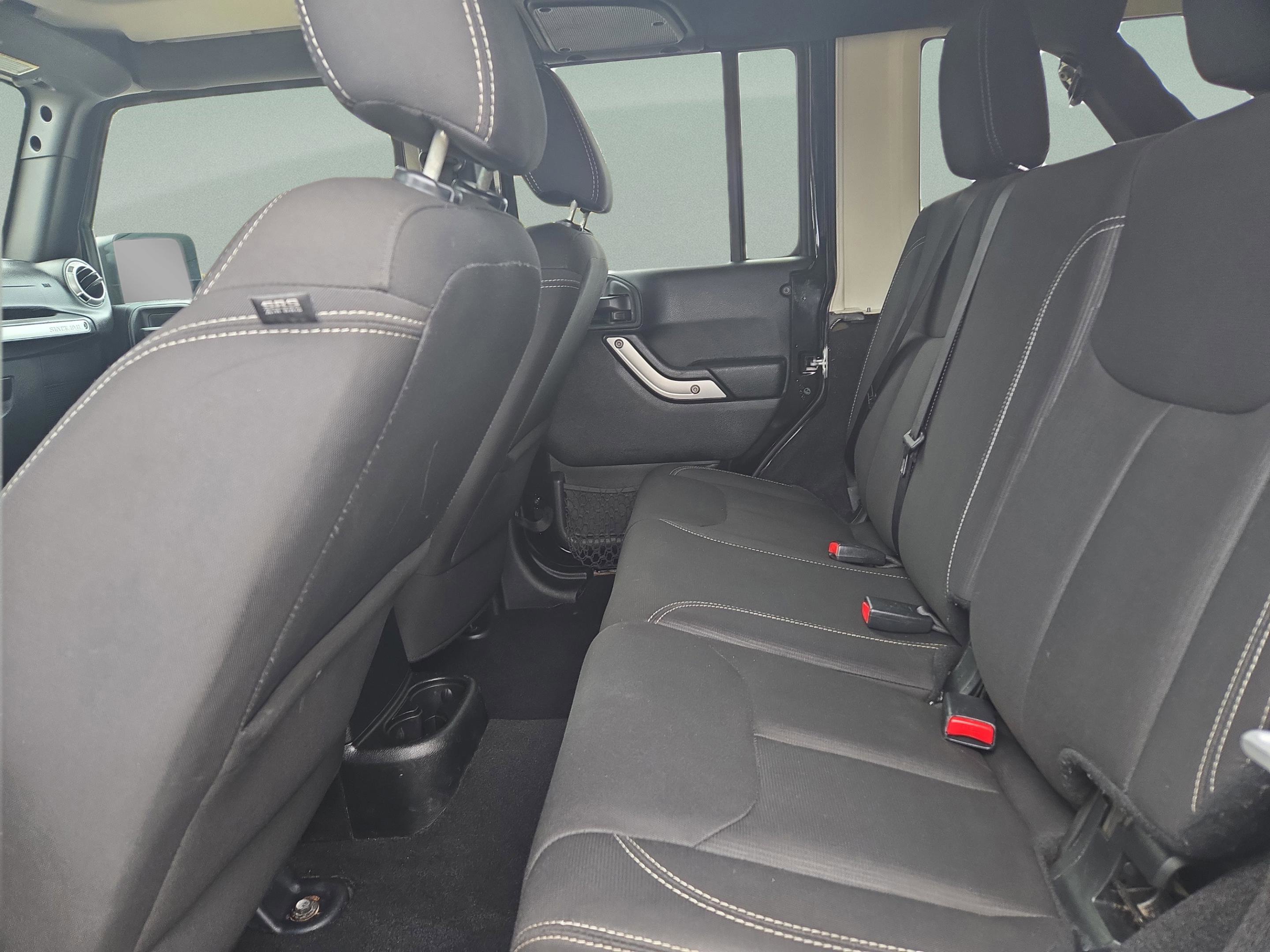 Used 2017 Jeep Wrangler Unlimited Sahara image 19