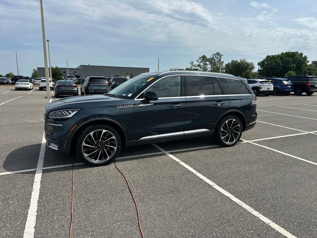 Used 2021 Lincoln Aviator Reserve w/ Equipment Group 201A AWD/4WD image 16