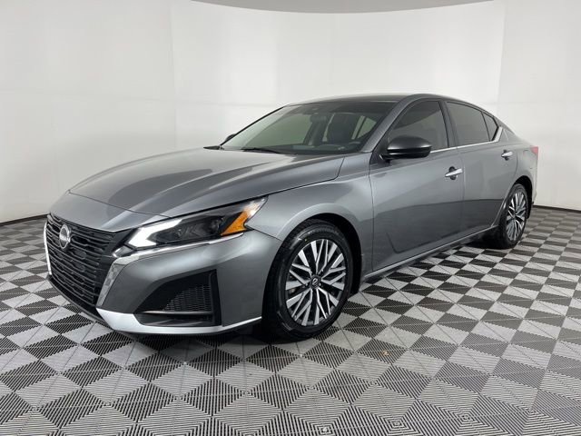 Used 2024 Nissan Altima 2.5 SV image 5