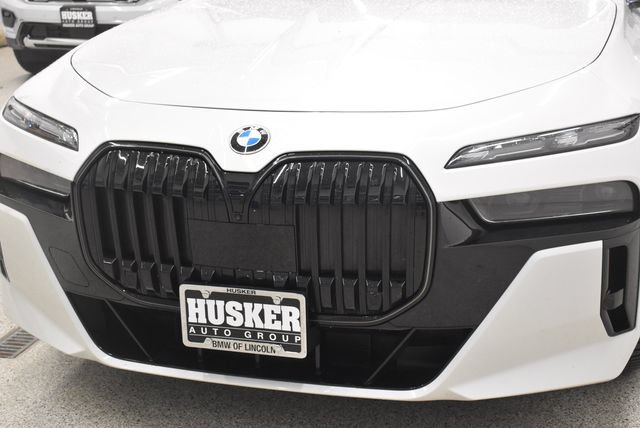 Used 2024 BMW 740i xDrive w/ Executive Package AWD/4WD image 14
