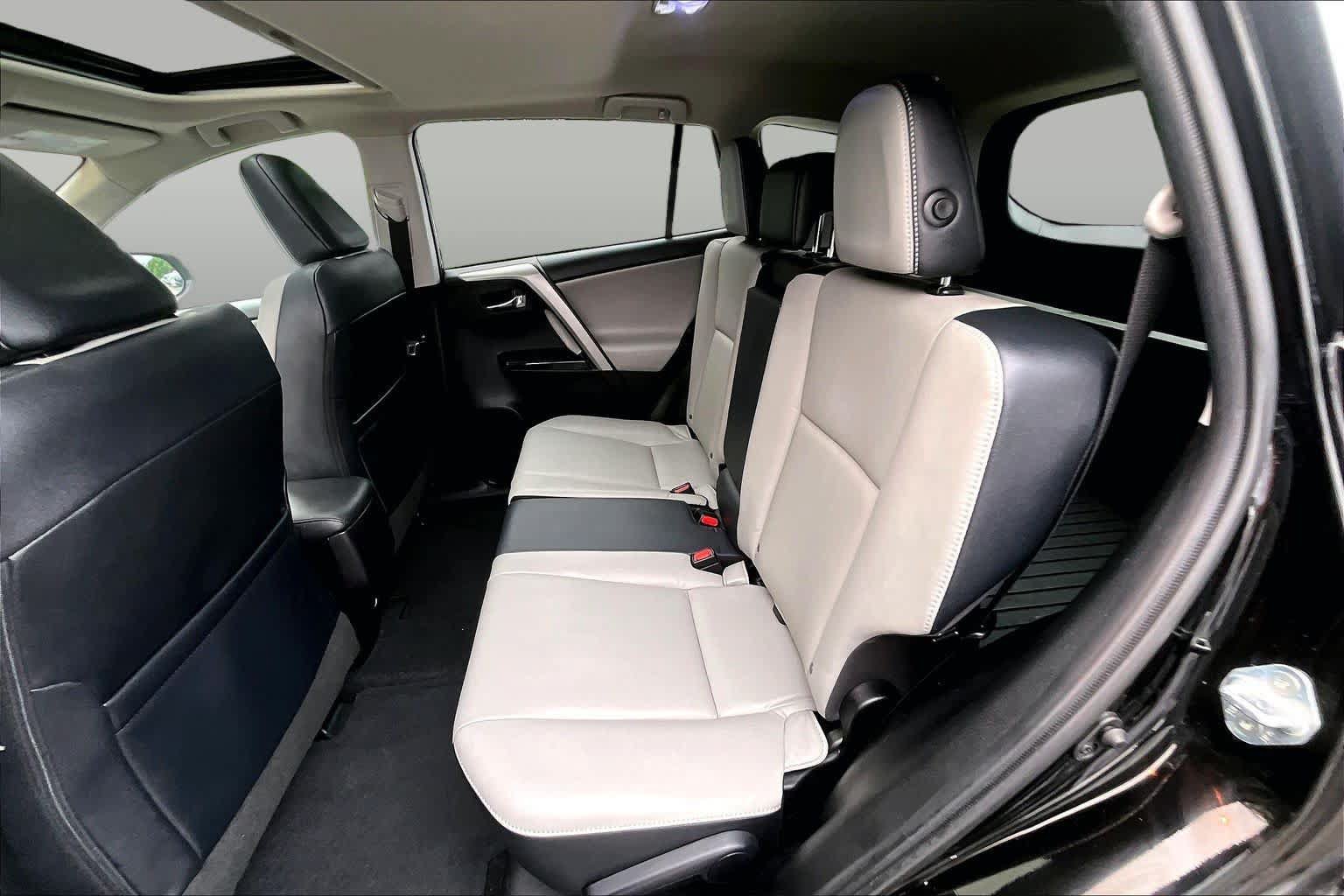 Certified 2018 Toyota RAV4 Limited w/ Advanced Technology Package AWD/4WD image 20