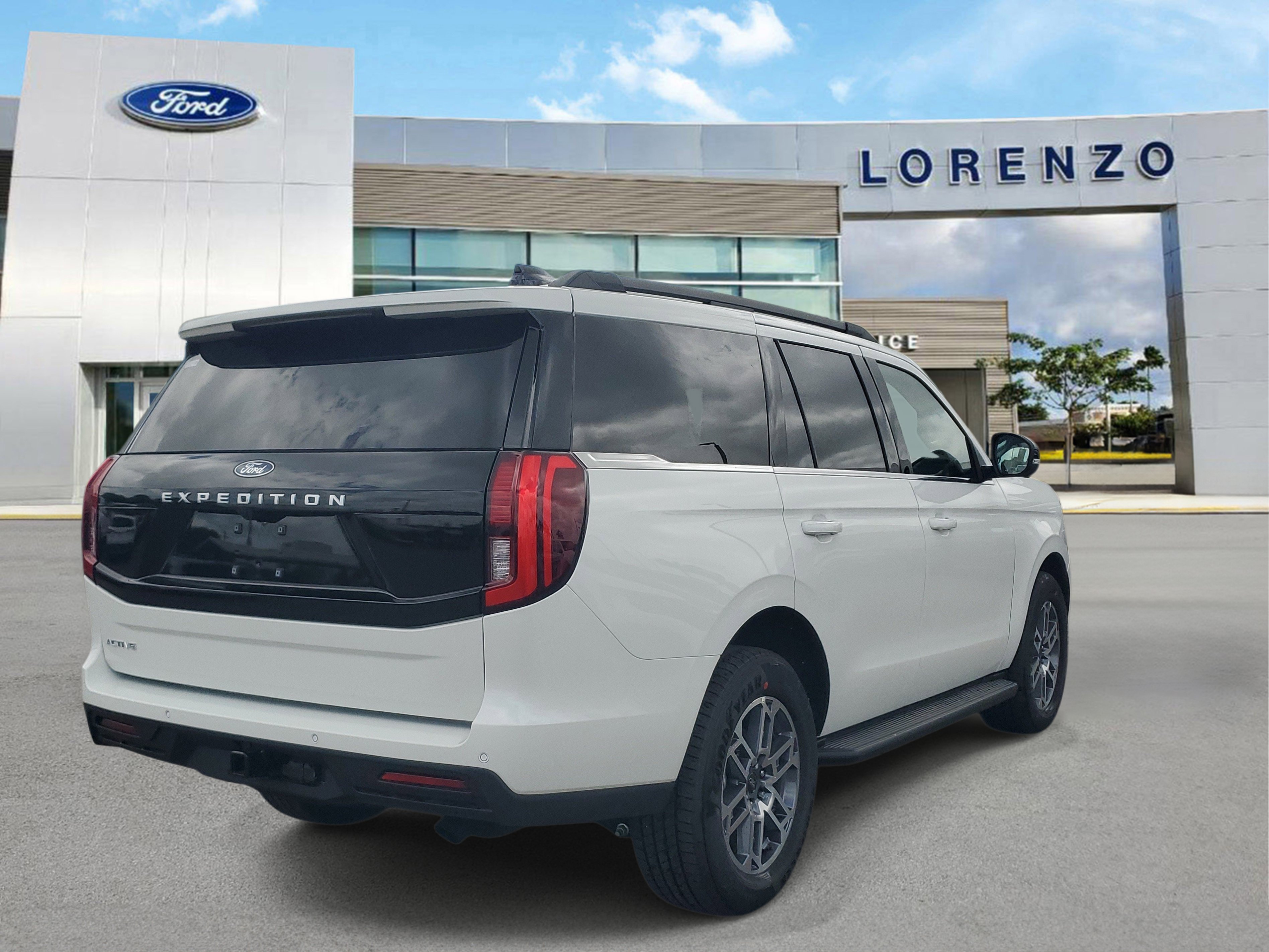 New 2026 Ford Expedition Active RWD image 4
