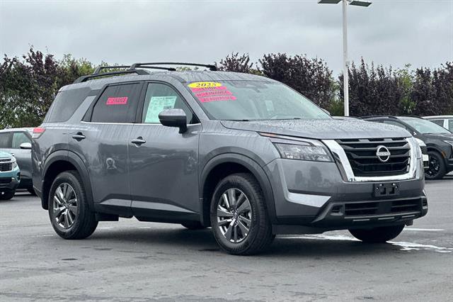 New 2025 Nissan Pathfinder SV w/ Cargo Package image 2