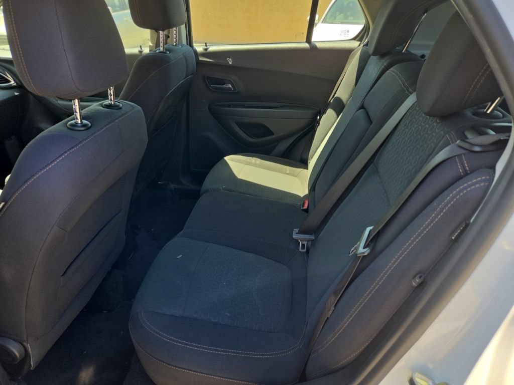 Used 2020 Chevrolet Trax LS FWD image 11