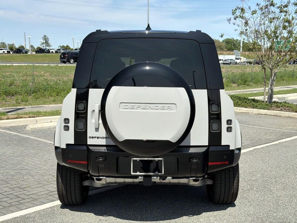New 2026 Land Rover Defender 110 X-Dynamic SE AWD/4WD image 4