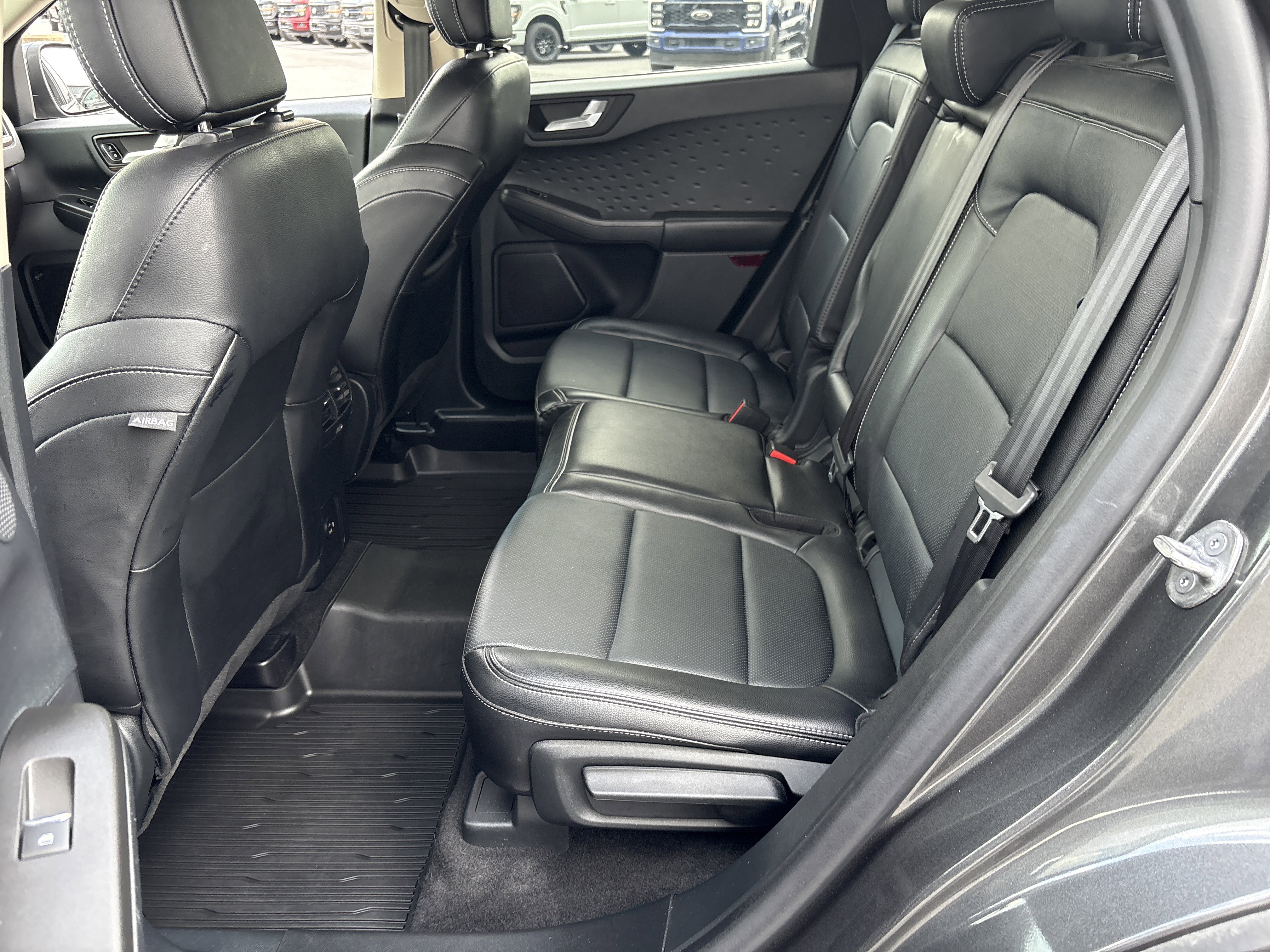 Used 2020 Ford Escape Titanium image 17