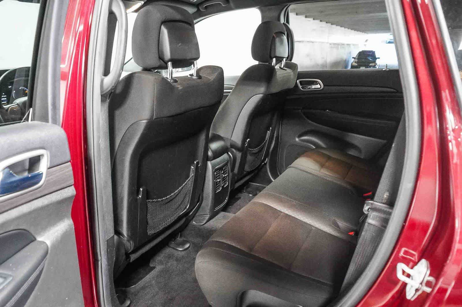 Used 2018 Jeep Grand Cherokee Laredo RWD image 18