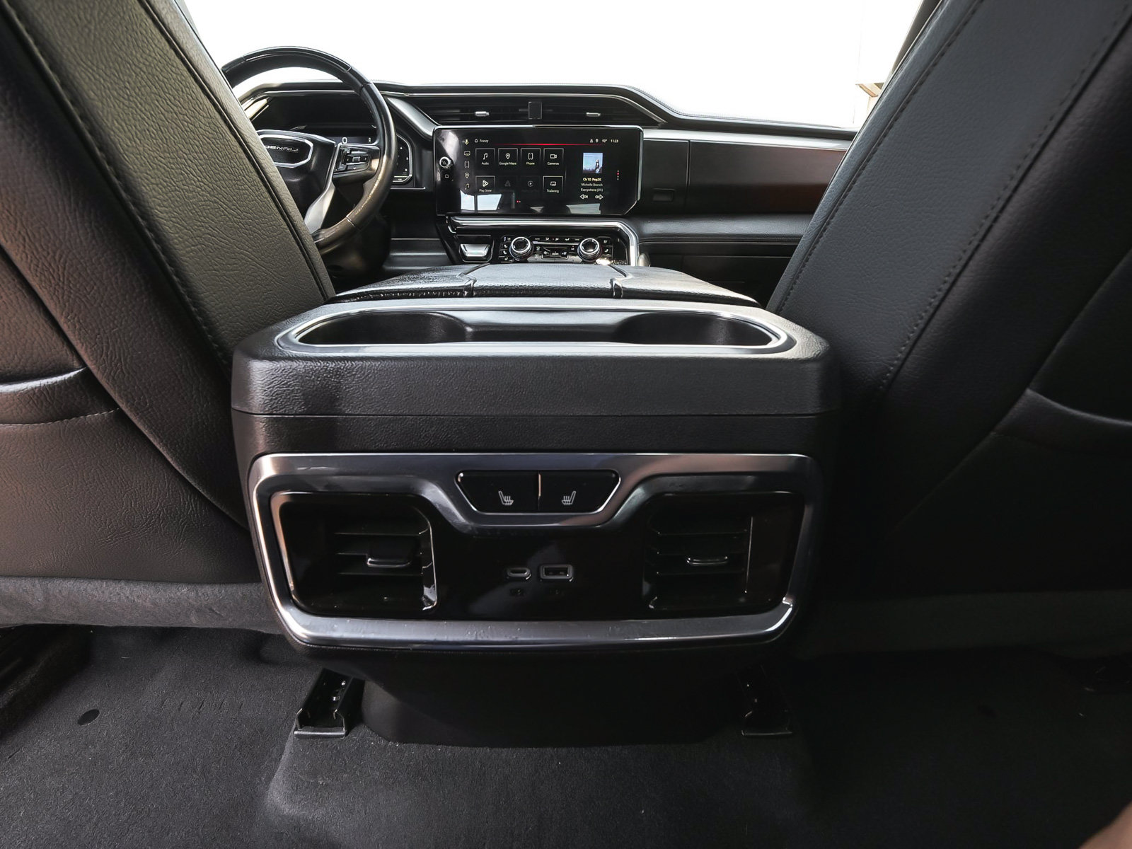 Used 2024 GMC Sierra 1500 Denali AWD/4WD image 37