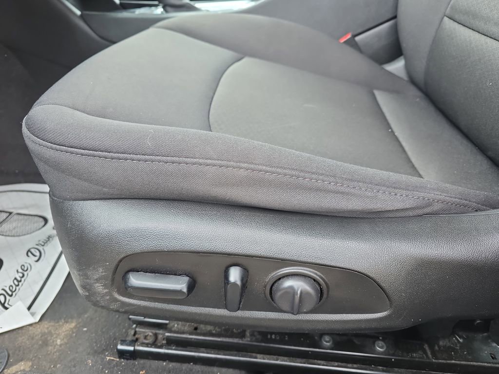 Certified 2021 Chevrolet Malibu LT FWD image 30
