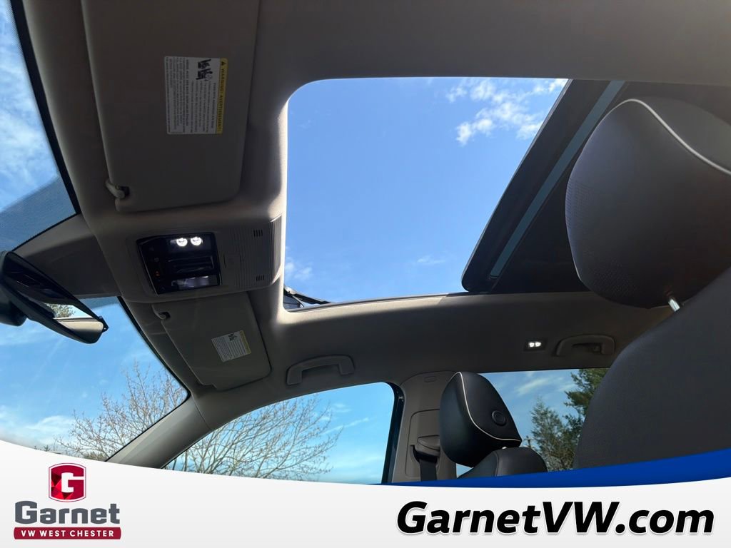 Used 2025 Volkswagen Atlas SEL Premium R-Line image 22