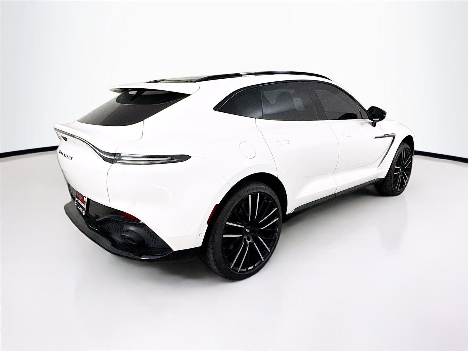 Used 2022 Aston Martin DBX image 13