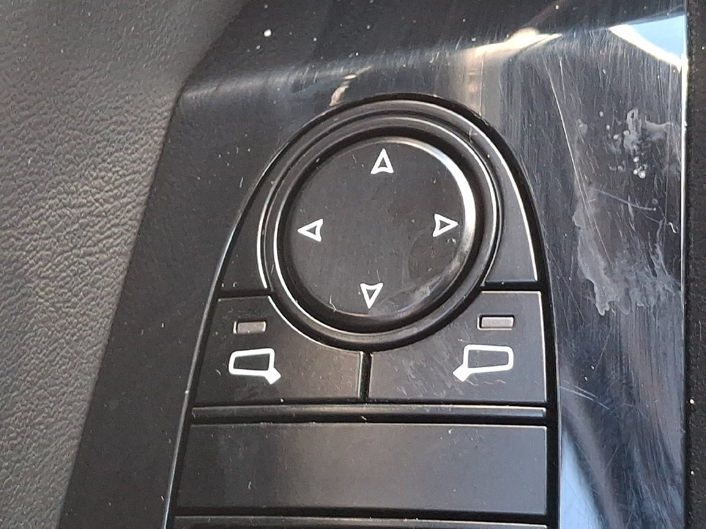 Used 2024 MAZDA MAZDA3 s FWD image 25