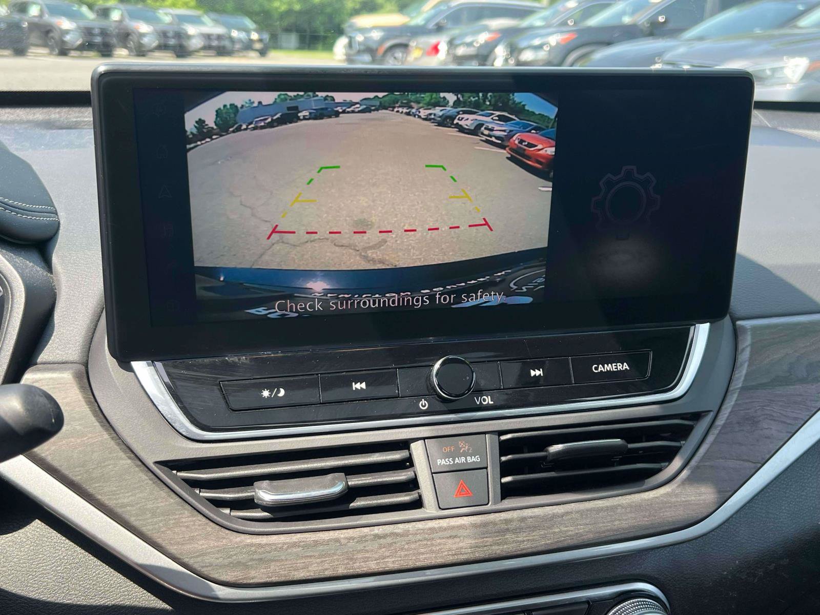 Used 2024 Nissan Altima 2.5 SV FWD image 14
