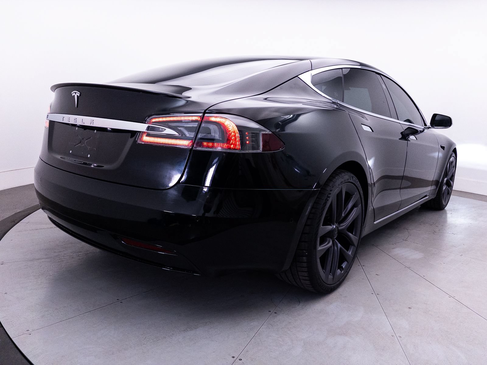 Used 2021 Tesla Model S Performance AWD/4WD image 15