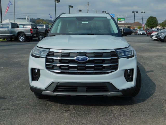 New 2026 Ford Explorer Active w/ Active Comfort Package image 3