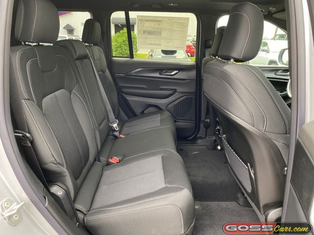 New 2026 Jeep Grand Cherokee Laredo X AWD/4WD image 7