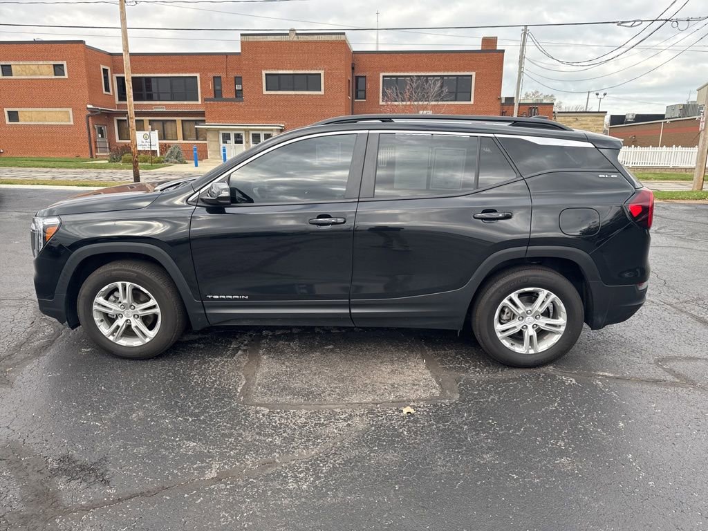 Used 2023 GMC Terrain SLE w/ Driver Convenience Package image 14