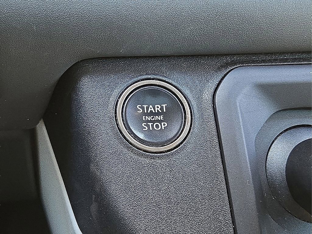 Used 2023 Land Rover Defender 130 First Edition image 30