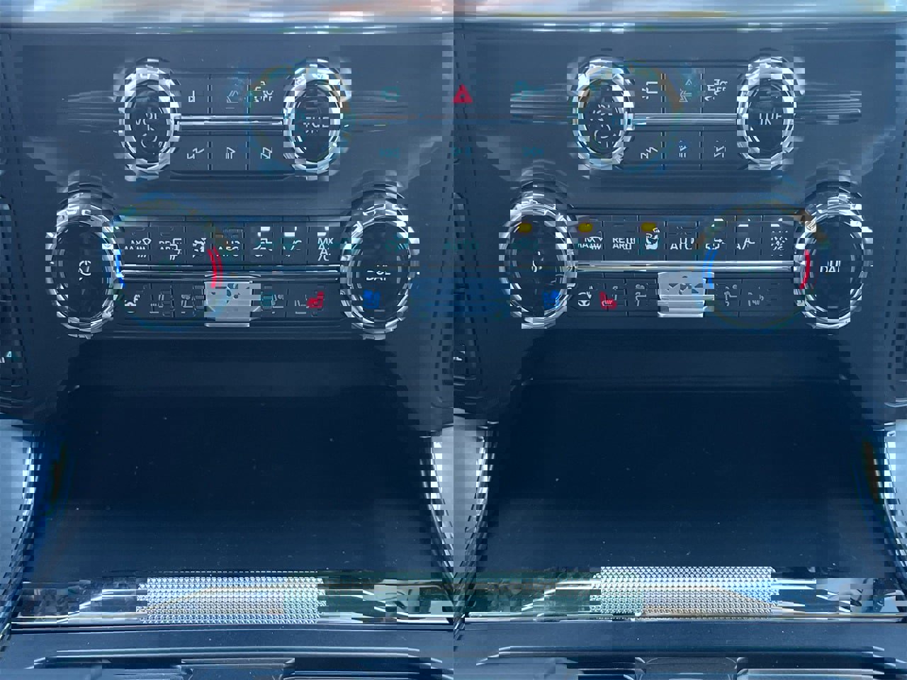 New 2025 Ford F150 Lariat w/ Equipment Group 501A Mid image 10