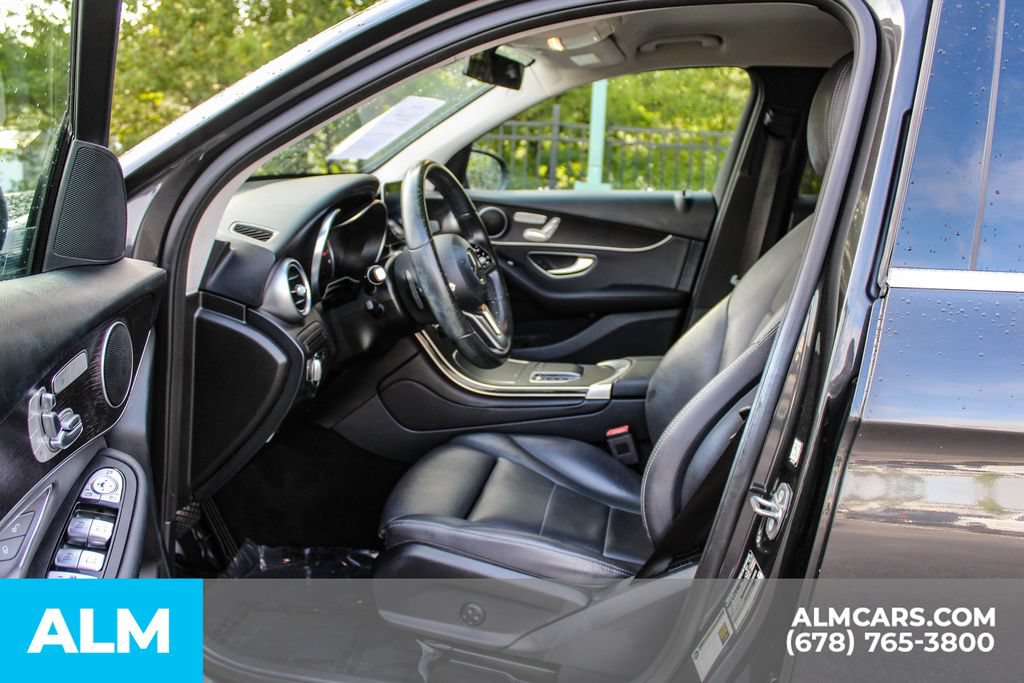 Used 2021 Mercedes-Benz GLC 300 4MATIC w/ Premium Package image 16