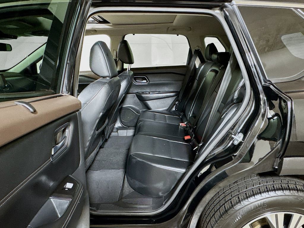 Used 2021 Nissan Rogue SV w/ Premium Package FWD image 21