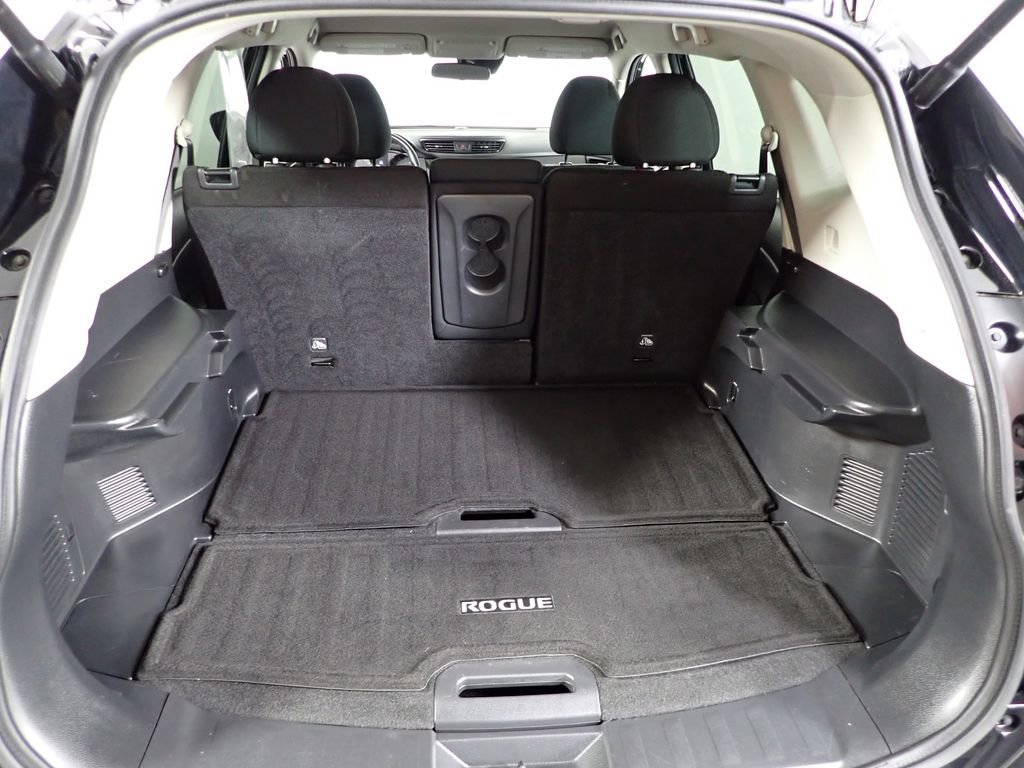 Used 2020 Nissan Rogue SV w/ Premium Package AWD/4WD image 18