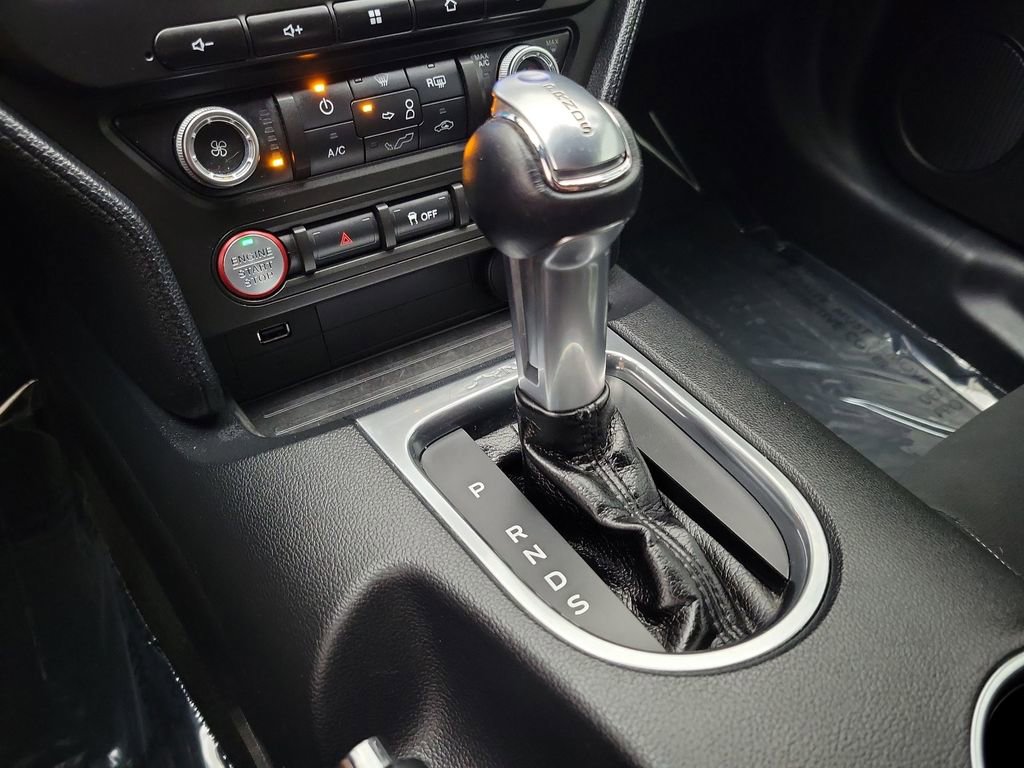 Used 2018 Ford Mustang Coupe RWD image 15