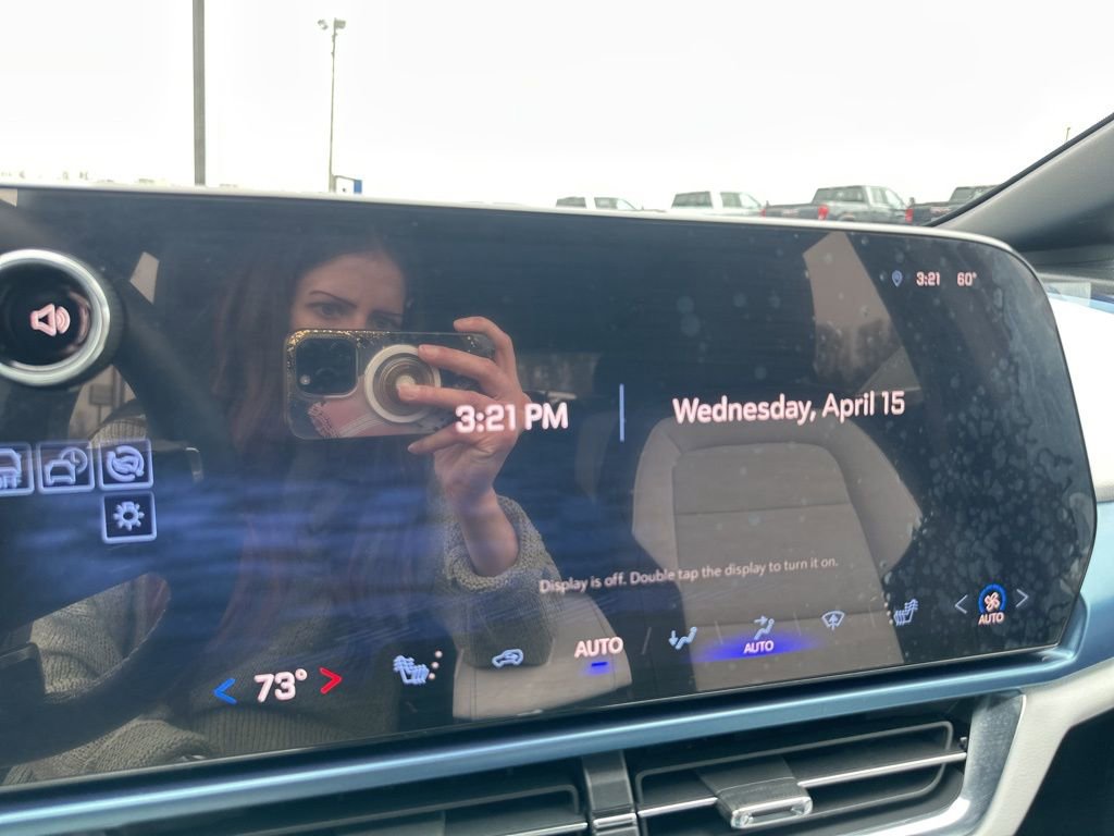 Used 2025 Chevrolet Equinox EV LT image 19