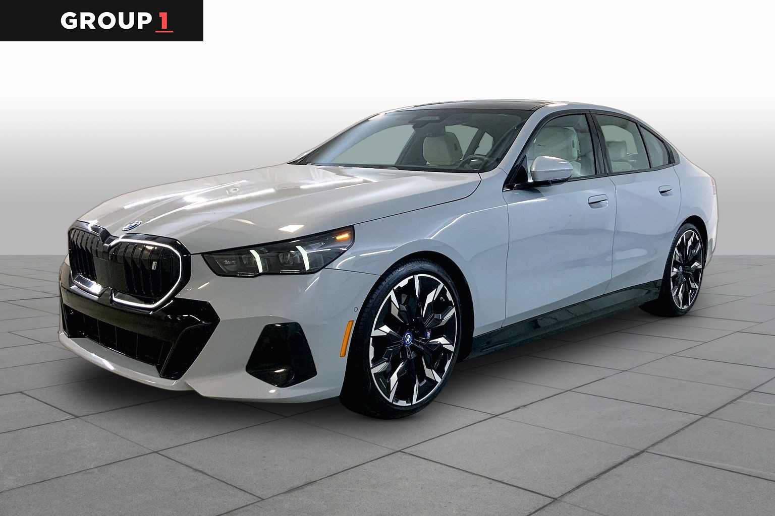 Used 2024 BMW i5 eDrive40i w/ Executive Package RWD image 1