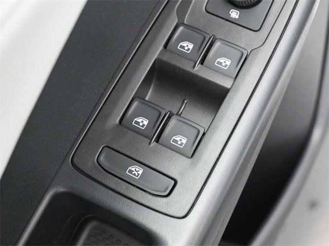 Certified 2025 Volkswagen Taos SE w/ Panoramic Sunroof Package image 13