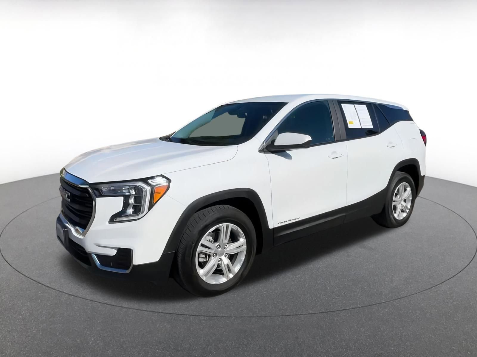 Used 2024 GMC Terrain SLE image 8