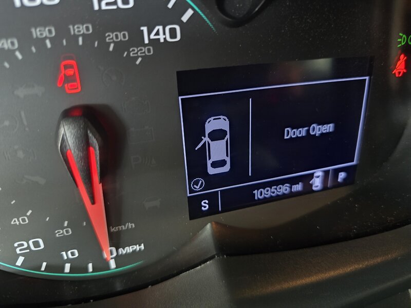 Used 2020 Chevrolet Trax LT w/ LT Convenience Package FWD image 25