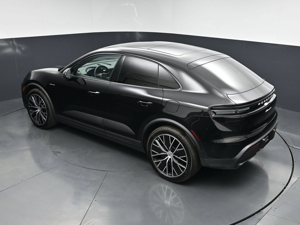 New 2026 Porsche Macan 4 Electric AWD/4WD image 17