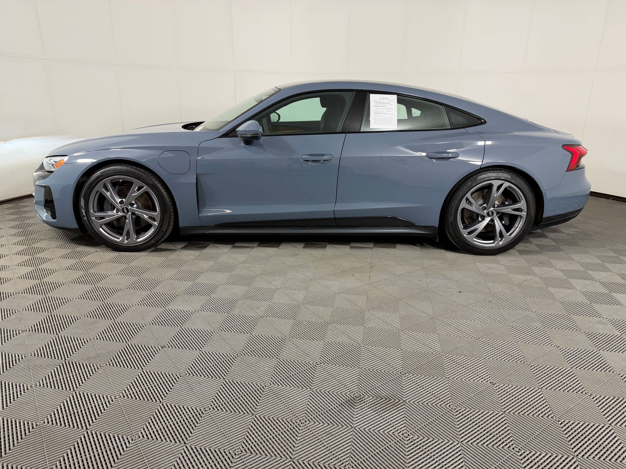 Used 2023 Audi e-tron GT Premium Plus AWD/4WD image 2