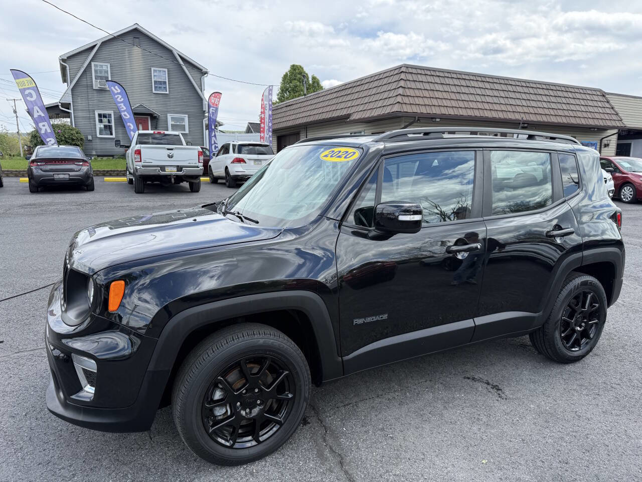 Used 2020 Jeep Renegade Altitude AWD/4WD image 18