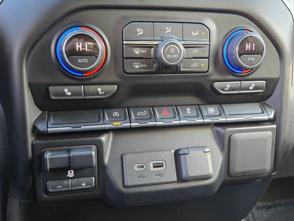 Used 2021 Chevrolet Silverado 1500 LT image 27