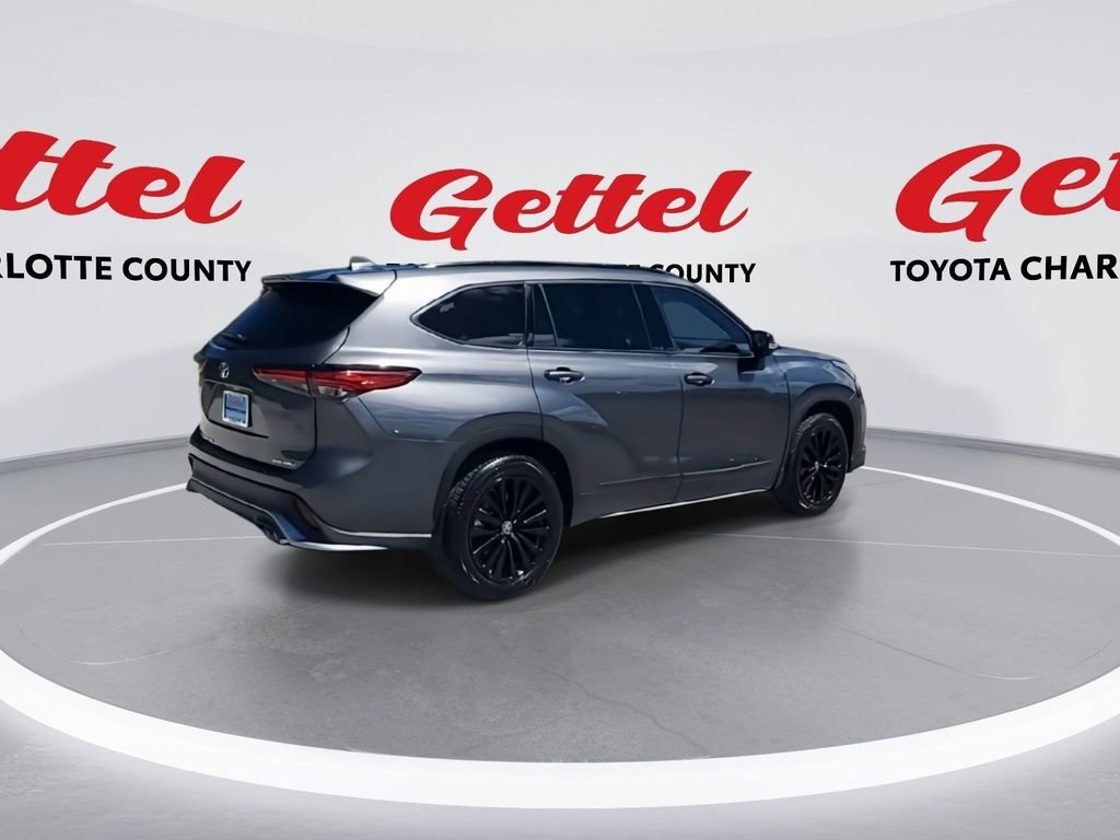 Certified 2023 Toyota Highlander L image 8