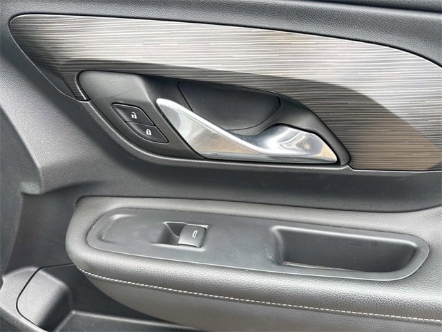 Used 2022 GMC Terrain SLE w/ Elevation Edition image 18