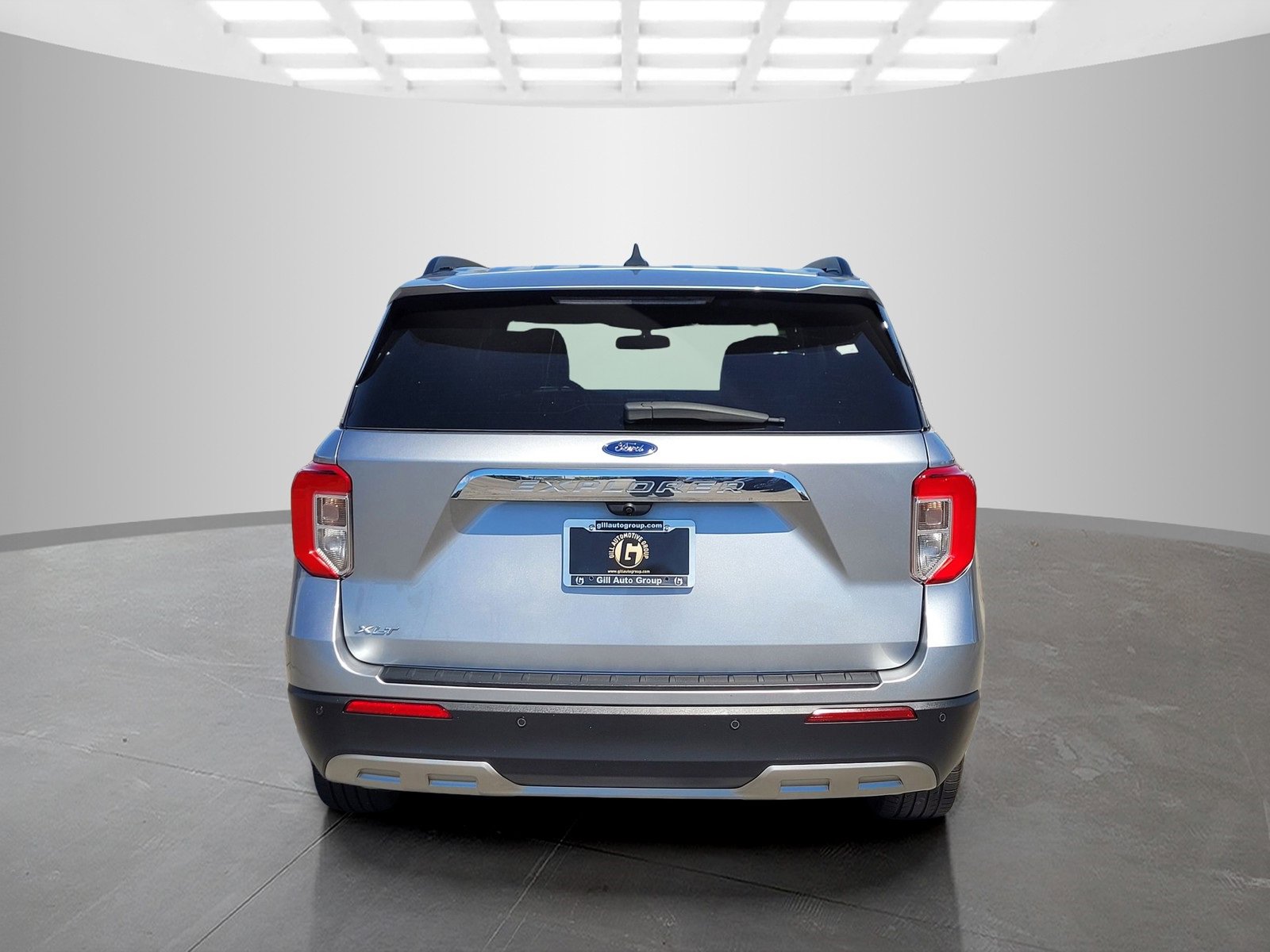 Used 2022 Ford Explorer XLT w/ Equipment Group 202A image 5