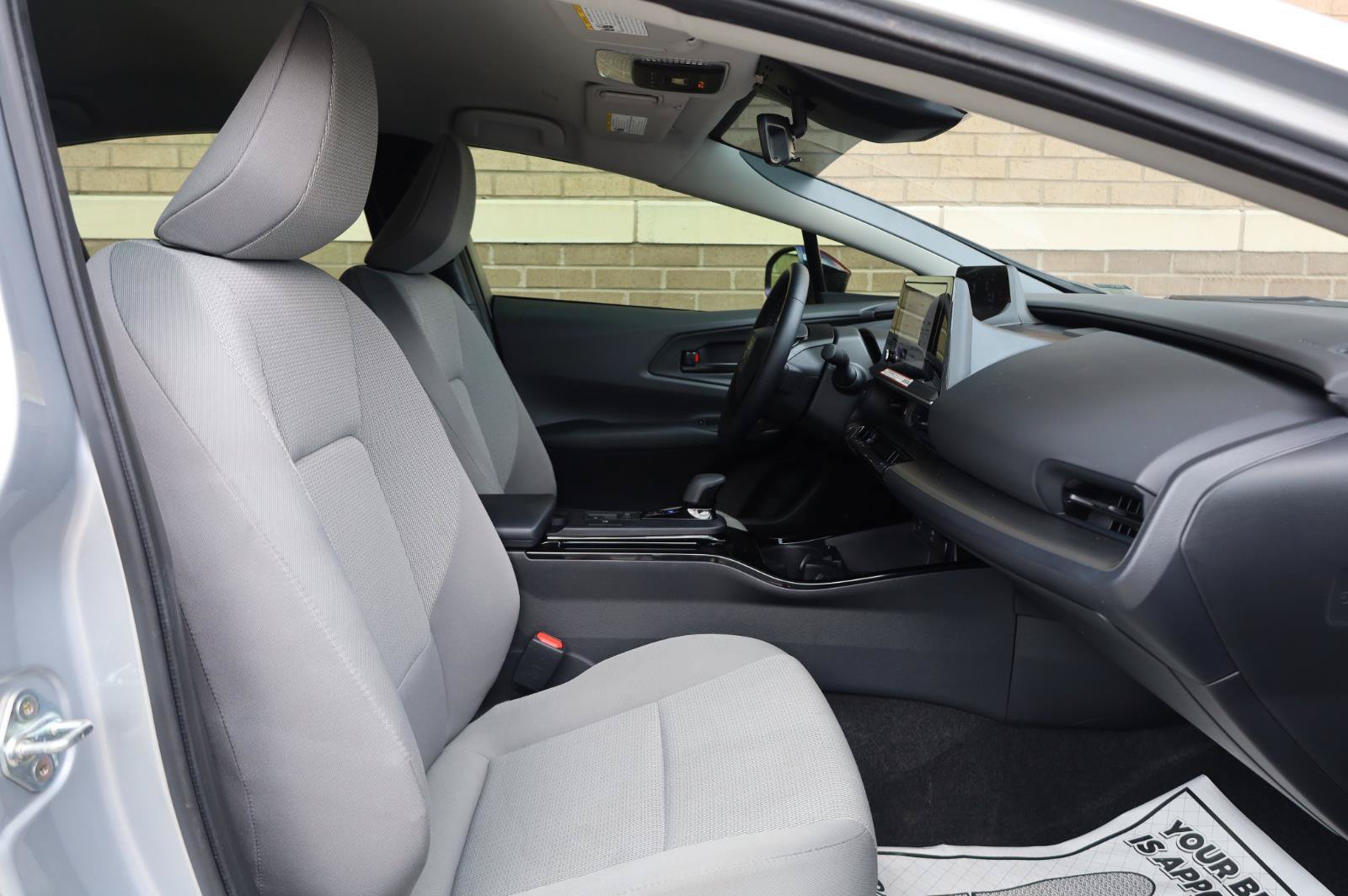 Used 2024 Toyota Prius LE FWD image 26
