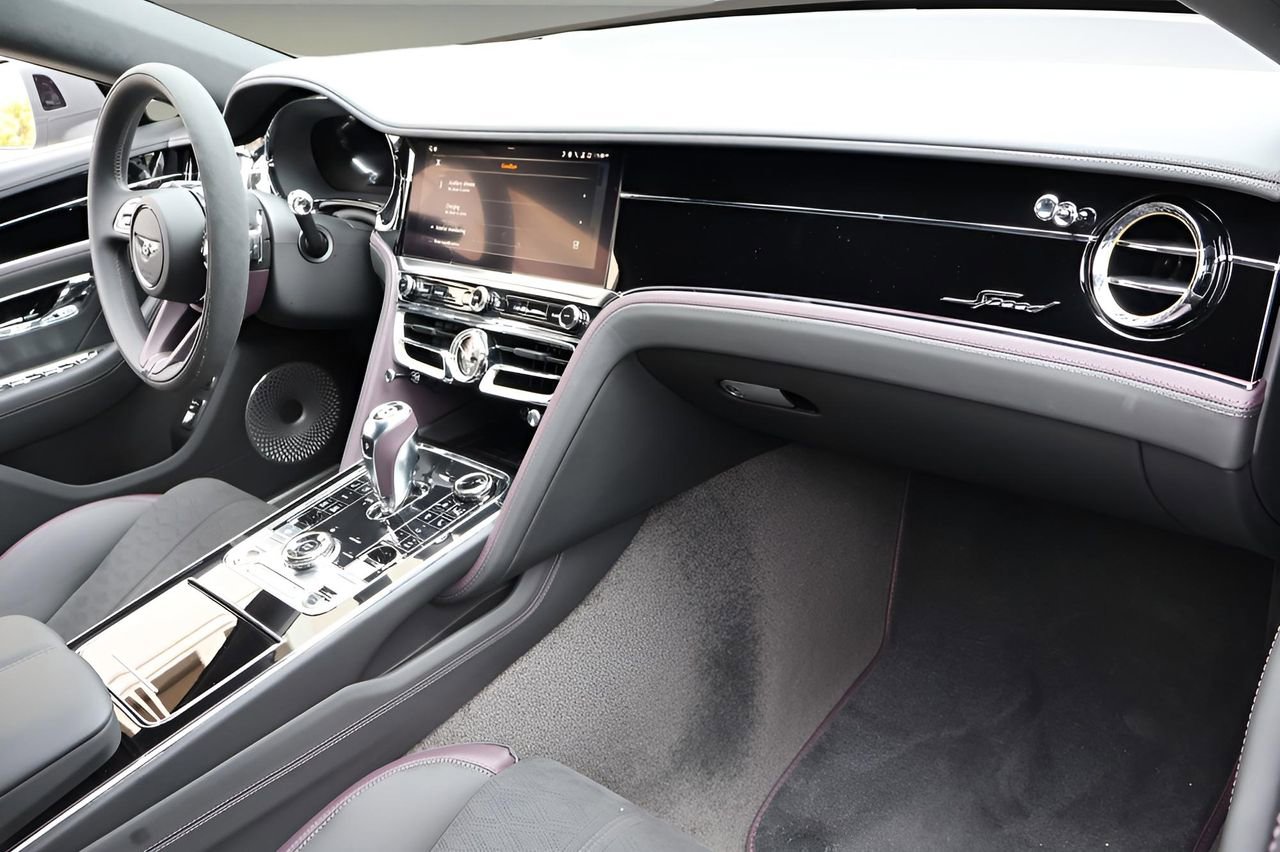 New 2025 Bentley Flying Spur Plug-In Hybrid image 19